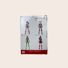 Load image into Gallery viewer, (2000’s) DC Comics Bombshells Batwoman Designer Series 6" Figure By Ant Lucia