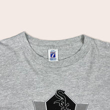 Load image into Gallery viewer, (1993) Chicago White Sox graphic stripe t-shirt - L/XL