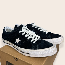 Load image into Gallery viewer, Converse One star trainers - UK 11