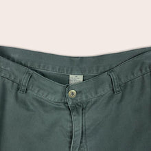Load image into Gallery viewer, Vintage Lee Green Cargo Shorts - 38”