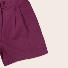 Load image into Gallery viewer, 1990’s Nike tennis style shorts - M (28”)