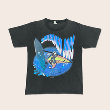 Load image into Gallery viewer, 1995 Warner Bros Bugs Bunny Surf ‘Sailboard Bugs’ t-shirt