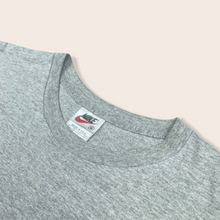 Load image into Gallery viewer, Nike red centre swoosh t-shirt