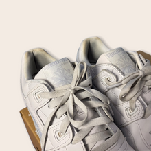 Load image into Gallery viewer, Women’s Reebok classic workout trainers - chalk/cream - UK 6