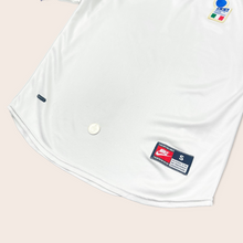 Load image into Gallery viewer, 1997/98 Italy Nike ‘98 World Cup Away Football Shirt - S