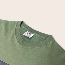 Load image into Gallery viewer, Nike khaki centre swoosh t-shirt