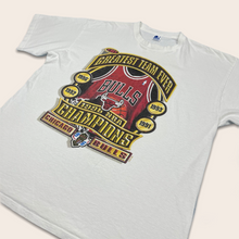 Load image into Gallery viewer, 1996 Chicago Bulls ‘Greatest Team Ever’ NBA champ t-shirt
