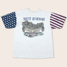 Load image into Gallery viewer, Mount Rushmore t-shirt - L