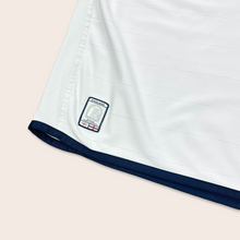 Load image into Gallery viewer, 2003/05 England Umbro ‘04 Euros Home Reversible Football Shirt - XL