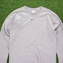 Load image into Gallery viewer, (2000) Nike Small Centre Swoosh Embroidered Grey Long Sleeve T-Shirt - L
