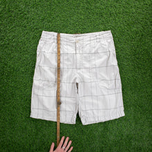 Load image into Gallery viewer, (2010) Nike Athletic Dept Small Swoosh Embroidered Pocket Logo Checked Beige Shorts - L (32/34”)
