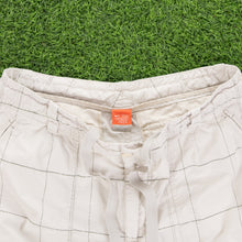 Load image into Gallery viewer, (2010) Nike Athletic Dept Small Swoosh Embroidered Pocket Logo Checked Beige Shorts - L (32/34”)
