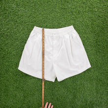 Load image into Gallery viewer, (2000) Nike Tennis Court Embroidered Pleated White Sports Shorts - L (32/34”)
