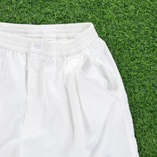 Load image into Gallery viewer, (2000) NNike Tennis Court Embroidered Pleated White Sports Shorts - L (32/34”)
