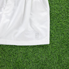 Load image into Gallery viewer, (2000) NNike Tennis Court Embroidered Pleated White Sports Shorts - L (32/34”)
