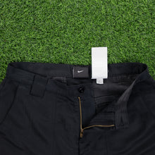 Load image into Gallery viewer, (2010) Nike Golf Small Swoosh Embroidered Pocket Black Shorts - M (28/30”)
