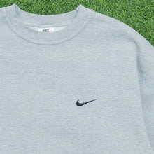 Load image into Gallery viewer, Nike Small Swoosh Embroidered Logo Boxy Crewneck Grey Sweatshirt - L
