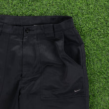 Load image into Gallery viewer, (2010) Nike Golf Small Swoosh Embroidered Pocket Black Shorts - M (28/30”)
