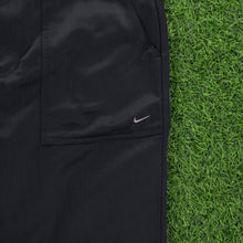 Load image into Gallery viewer, (2010) Nike Golf Small Swoosh Embroidered Pocket Black Shorts - M (28/30”)
