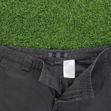 Load image into Gallery viewer, (2000) Nike Golf Small Swoosh Embroidered Grey Cargo Shorts - L (32/34”)

