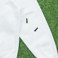 Load image into Gallery viewer, 2006 Nike Small Swoosh Embroidered Logo Boxy Raglan Crewneck White Sweatshirt - L/XL
