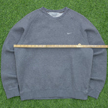 Load image into Gallery viewer, 2006 Nike Small Swoosh Embroidered Logo Boxy Raglan Crewneck Dark Grey Sweatshirt - M
