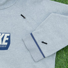Load image into Gallery viewer, 2002 Nike Just Do It Spell Out Graphic Small Swoosh Embroidered Piping Boxy Pullover Grey Navy Hoodie - L/XL

