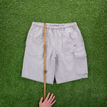 Load image into Gallery viewer, (2006) Nike Small Swoosh Embroidered Pocket Grey Cargo Shorts - M (30-33”)
