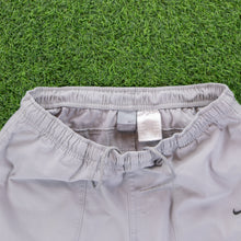 Load image into Gallery viewer, (2006) Nike Small Swoosh Embroidered Pocket Grey Cargo Shorts - M (30-33”)
