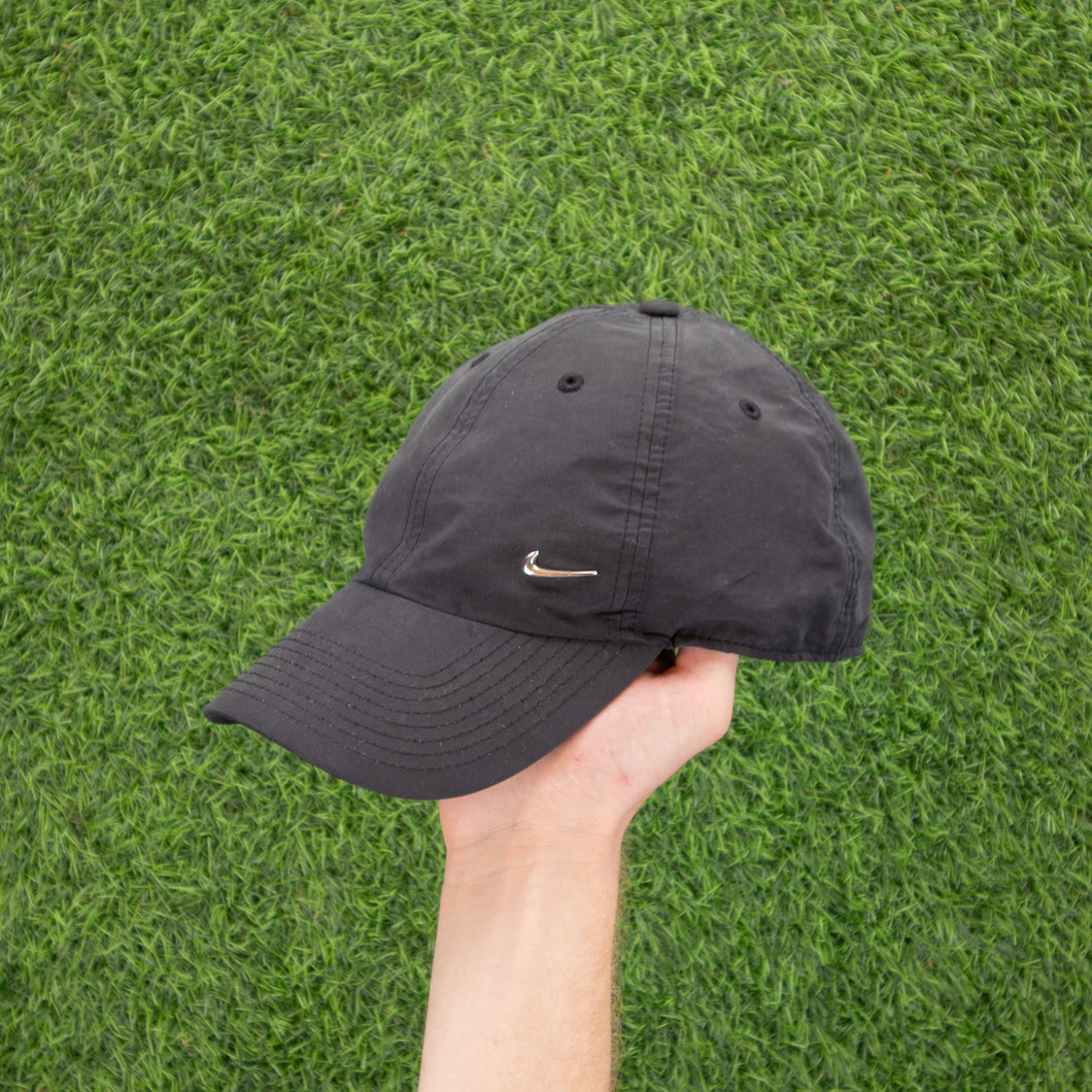 Nike Heritage ‘86 Metal Swoosh Dark Grey Metallic 6 Panel Cap - One Size