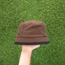 Load image into Gallery viewer, (2001) Nike Small Swoosh Embroidered Contrast Stitch Brown Black Bucket Hat - One Size (M/L)
