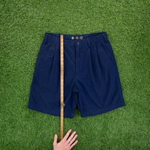 Load image into Gallery viewer, (2000) Nike Golf Pleated Navy Chino Shorts - M (30/32”)
