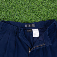 Load image into Gallery viewer, (2000) Nike Golf Pleated Navy Chino Shorts - M (30/32”)
