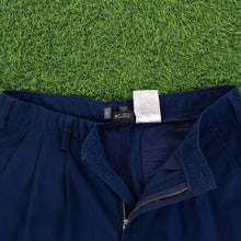 Load image into Gallery viewer, (2000) Nike Golf Pleated Navy Chino Shorts - M (30/32”)
