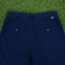 Load image into Gallery viewer, (2000) Nike Golf Pleated Navy Chino Shorts - M (30/32”)
