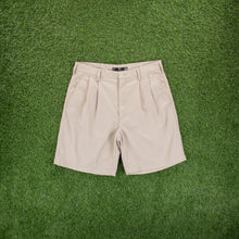 Load image into Gallery viewer, (2001) Nike Golf Pleated Beige Chino Shorts - M (30/32”)
