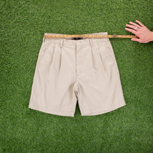 Load image into Gallery viewer, (2001) Nike Golf Pleated Beige Chino Shorts - M (30/32”)
