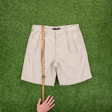 Load image into Gallery viewer, (2001) Nike Golf Pleated Beige Chino Shorts - M (30/32”)
