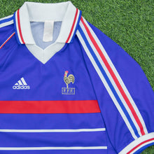 Load image into Gallery viewer, 1995 1997 England Gascoigne 8 Home Football Shirt Size XL Euro 1996 Genuine Original (Copy 6)
