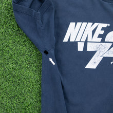 Load image into Gallery viewer, Nike ‘72 Runner Graphic Navy T-Shirt - L
