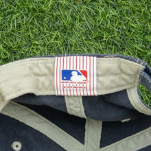 Load image into Gallery viewer, New York Yankees Embroidered Reverse Contrast Stitch New Era MLB 6-Panel Cap - One Size
