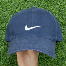 Load image into Gallery viewer, 2001 Nike Swoosh Embroidered Navy 6-Panel Snapback Cap - One Size
