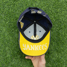 Load image into Gallery viewer, New York Yankees Uncle Sam Top Hat Embroidered MLB Major League Baseball Two Tone 6-Panel Cap - One Size
