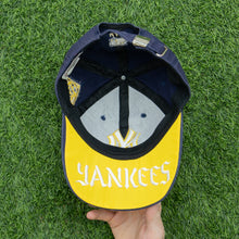 Load image into Gallery viewer, New York Yankees Uncle Sam Top Hat Embroidered MLB Major League Baseball Two Tone 6-Panel Cap - One Size
