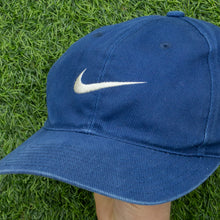 Load image into Gallery viewer, 1997 Nike Swoosh Embroidered Navy Two Tone 6-Panel Snapback Cap - One Size
