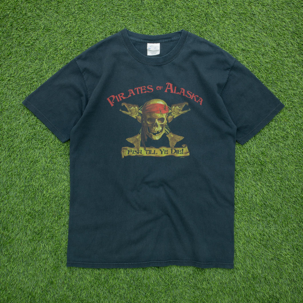 2005 Pirates Of Alaska Fish Till Ye Die Pirates Of The Caribbean Parody Graphic Halloween T-Shirt - L