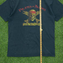 Load image into Gallery viewer, 2005 Pirates Of Alaska Fish Till Ye Die Pirates Of The Caribbean Parody Graphic Halloween T-Shirt - L
