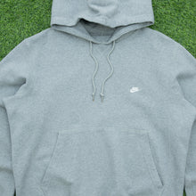Load image into Gallery viewer, 2008 Nike Small Swoosh Embroidered Logo Boxy Grey Hoodie - L
