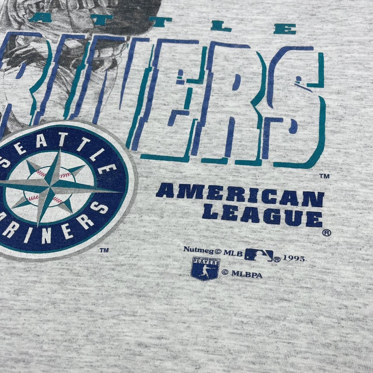 1995) Seattle Mariners Ken Griffey Jr. 24 Baseball graphic t-shirt - –  Since'99 Vintage