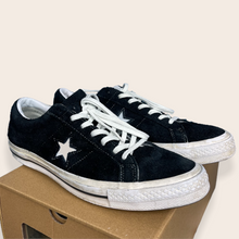 Load image into Gallery viewer, Converse One star trainers - UK 11
